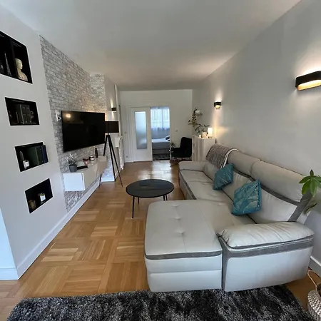 Familial Apartment